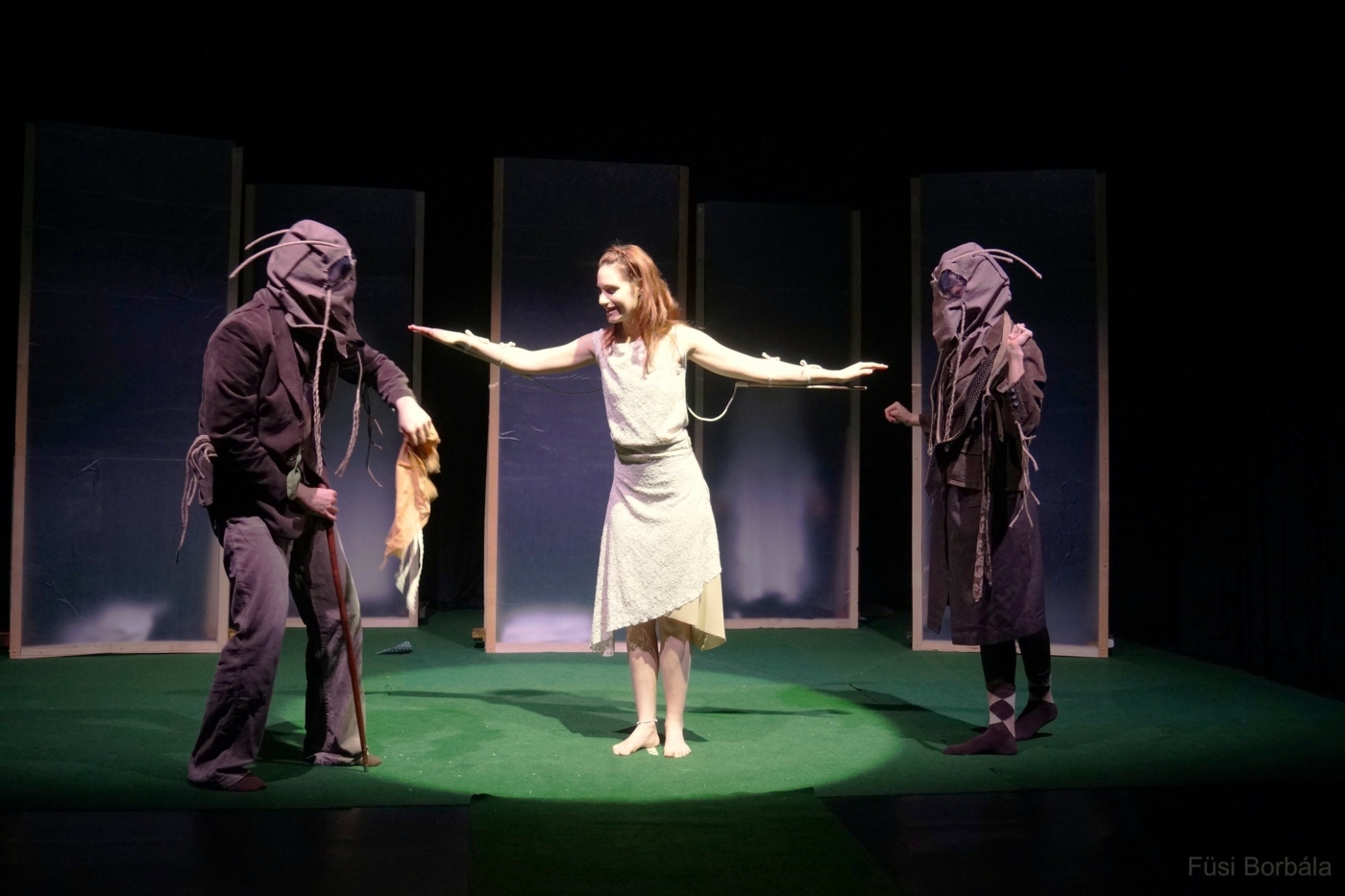 szarnyasmenyasszony_hero